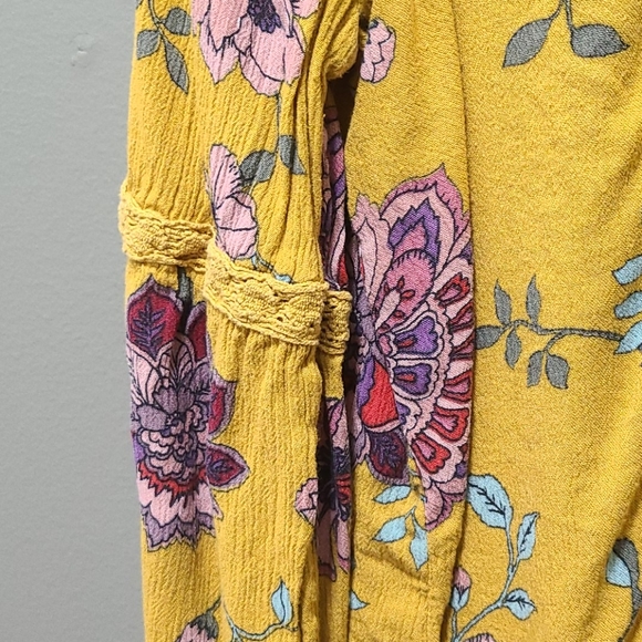 St John's Bay Blouse - Picture 2 of 4